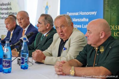 Uczestnicy Europejskich Targi Łowiectwa, Winiarstwa i Produktu Regionalnego ,,EKO – NATURA” w Gliśnie 