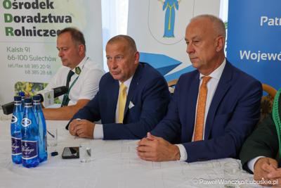 Uczestnicy Europejskich Targi Łowiectwa, Winiarstwa i Produktu Regionalnego ,,EKO – NATURA” w Gliśnie 