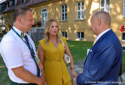 Uczestnicy Europejskich Targi Łowiectwa, Winiarstwa i Produktu Regionalnego ,,EKO – NATURA” w Gliśnie 