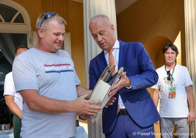Uczestnicy Europejskich Targi Łowiectwa, Winiarstwa i Produktu Regionalnego ,,EKO – NATURA” w Gliśnie 