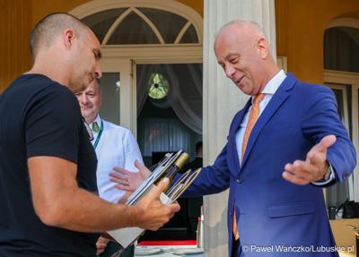 Uczestnicy Europejskich Targi Łowiectwa, Winiarstwa i Produktu Regionalnego ,,EKO – NATURA” w Gliśnie 