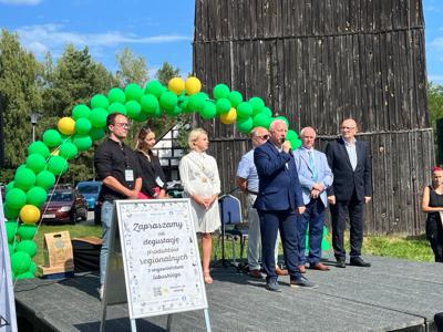 W Zagrodzie Kamiennej skansenu w Zielonej Górze-Ochli świętowano jubileusz 10-lecia istnienia Twojego Zielonego Targu.