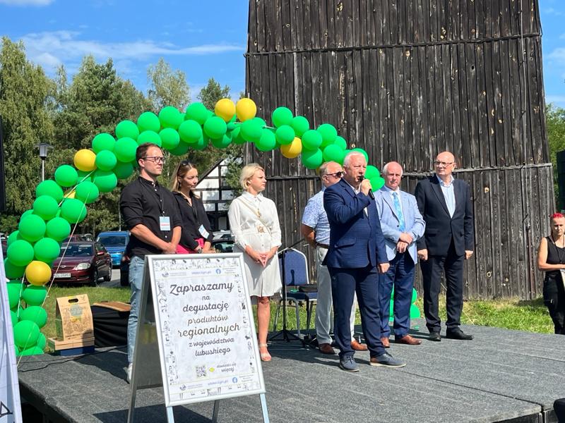 W Zagrodzie Kamiennej skansenu w Zielonej Górze-Ochli świętowano jubileusz 10-lecia istnienia Twojego Zielonego Targu.