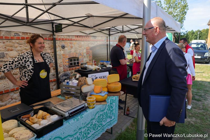 W Zagrodzie Kamiennej skansenu w Zielonej Górze-Ochli świętowano jubileusz 10-lecia istnienia Twojego Zielonego Targu. Gościem wydarzenia był członek zarządu województwa lubuskiego Zbigniew Kołodziej.