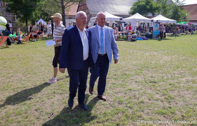 W Zagrodzie Kamiennej skansenu w Zielonej Górze-Ochli świętowano jubileusz 10-lecia istnienia Twojego Zielonego Targu. Gościem wydarzenia był członek zarządu województwa lubuskiego Zbigniew Kołodziej.