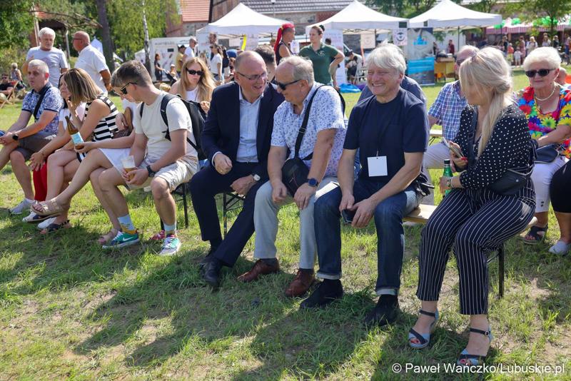 W Zagrodzie Kamiennej skansenu w Zielonej Górze-Ochli świętowano jubileusz 10-lecia istnienia Twojego Zielonego Targu. Gościem wydarzenia był członek zarządu województwa lubuskiego Zbigniew Kołodziej.