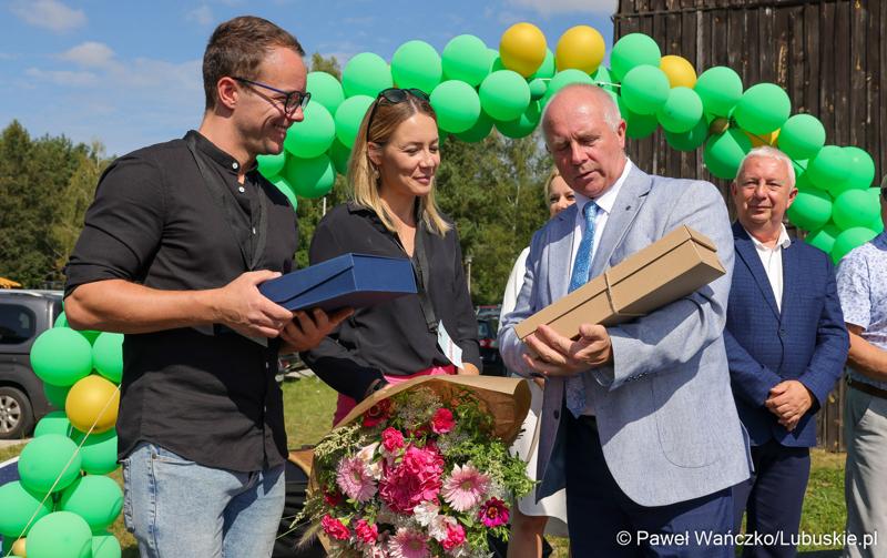 W Zagrodzie Kamiennej skansenu w Zielonej Górze-Ochli świętowano jubileusz 10-lecia istnienia Twojego Zielonego Targu. Gościem wydarzenia był członek zarządu województwa lubuskiego Zbigniew Kołodziej.
