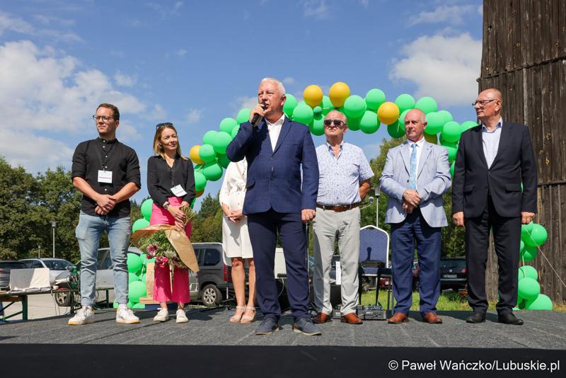 W Zagrodzie Kamiennej skansenu w Zielonej Górze-Ochli świętowano jubileusz 10-lecia istnienia Twojego Zielonego Targu. Gościem wydarzenia był członek zarządu województwa lubuskiego Zbigniew Kołodziej.