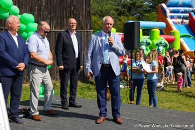 W Zagrodzie Kamiennej skansenu w Zielonej Górze-Ochli świętowano jubileusz 10-lecia istnienia Twojego Zielonego Targu. Gościem wydarzenia był członek zarządu województwa lubuskiego Zbigniew Kołodziej. 