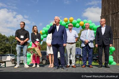W Zagrodzie Kamiennej skansenu w Zielonej Górze-Ochli świętowano jubileusz 10-lecia istnienia Twojego Zielonego Targu. Gościem wydarzenia był członek zarządu województwa lubuskiego Zbigniew Kołodziej. 