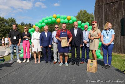 W Zagrodzie Kamiennej skansenu w Zielonej Górze-Ochli świętowano jubileusz 10-lecia istnienia Twojego Zielonego Targu. Gościem wydarzenia był członek zarządu województwa lubuskiego Zbigniew Kołodziej. 