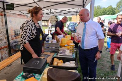 W Zagrodzie Kamiennej skansenu w Zielonej Górze-Ochli świętowano jubileusz 10-lecia istnienia Twojego Zielonego Targu. Gościem wydarzenia był członek zarządu województwa lubuskiego Zbigniew Kołodziej. 