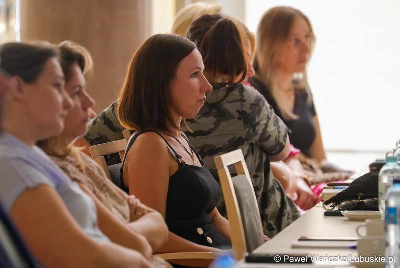 Uczestnicy spotkania konsultacyjnego dotyczącego projektu dokumentu pn. „Plan gospodarki odpadami dla województwa lubuskiego na lata 2024-2030 wraz z planem inwestycyjnym