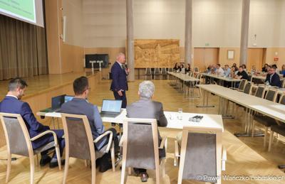 Uczestnicy spotkania konsultacyjnego dotyczącego projektu dokumentu pn. „Plan gospodarki odpadami dla województwa lubuskiego na lata 2024-2030 wraz z planem inwestycyjnym