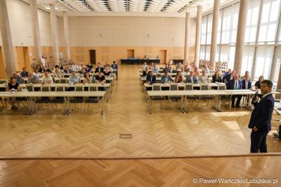 Uczestnicy spotkania konsultacyjnego dotyczącego projektu dokumentu pn. „Plan gospodarki odpadami dla województwa lubuskiego na lata 2024-2030 wraz z planem inwestycyjnym