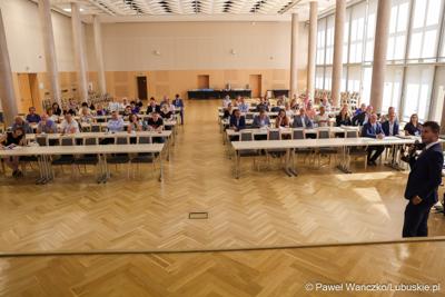 Uczestnicy spotkania konsultacyjnego dotyczącego projektu dokumentu pn. „Plan gospodarki odpadami dla województwa lubuskiego na lata 2024-2030 wraz z planem inwestycyjnym