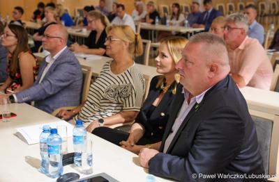 Uczestnicy spotkania konsultacyjnego dotyczącego projektu dokumentu pn. „Plan gospodarki odpadami dla województwa lubuskiego na lata 2024-2030 wraz z planem inwestycyjnym