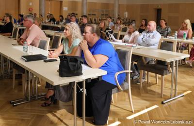 Uczestnicy spotkania konsultacyjnego dotyczącego projektu dokumentu pn. „Plan gospodarki odpadami dla województwa lubuskiego na lata 2024-2030 wraz z planem inwestycyjnym