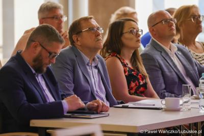 Uczestnicy spotkania konsultacyjnego dotyczącego projektu dokumentu pn. „Plan gospodarki odpadami dla województwa lubuskiego na lata 2024-2030 wraz z planem inwestycyjnym