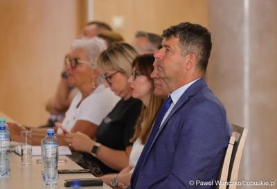 Uczestnicy spotkania konsultacyjnego dotyczącego projektu dokumentu pn. „Plan gospodarki odpadami dla województwa lubuskiego na lata 2024-2030 wraz z planem inwestycyjnym