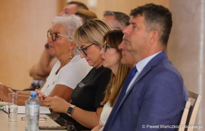 Uczestnicy spotkania konsultacyjnego dotyczącego projektu dokumentu pn. „Plan gospodarki odpadami dla województwa lubuskiego na lata 2024-2030 wraz z planem inwestycyjnym