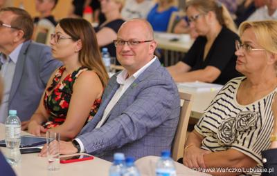 Uczestnicy spotkania konsultacyjnego dotyczącego projektu dokumentu pn. „Plan gospodarki odpadami dla województwa lubuskiego na lata 2024-2030 wraz z planem inwestycyjnym