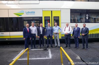 Wiceminister infrastruktury Piotr Malepszak wraz z wicemarszałkiem Sebastianem Ciemnoczołowskim, wojewodą lubuskim Markiem Cebulą i wiceprezydentem Zielonej Góry drem Jarosławem Flakowskim odwiedzili Czerwieńsk