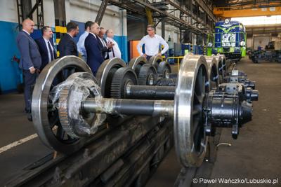 Wiceminister infrastruktury Piotr Malepszak wraz z wicemarszałkiem Sebastianem Ciemnoczołowskim, wojewodą lubuskim Markiem Cebulą i wiceprezydentem Zielonej Góry drem Jarosławem Flakowskim odwiedzili Czerwieńsk