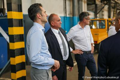 Wiceminister infrastruktury Piotr Malepszak wraz z wicemarszałkiem Sebastianem Ciemnoczołowskim, wojewodą lubuskim Markiem Cebulą i wiceprezydentem Zielonej Góry drem Jarosławem Flakowskim odwiedzili Czerwieńsk
