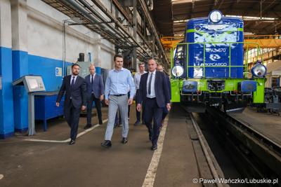 Wiceminister infrastruktury Piotr Malepszak wraz z wicemarszałkiem Sebastianem Ciemnoczołowskim, wojewodą lubuskim Markiem Cebulą i wiceprezydentem Zielonej Góry drem Jarosławem Flakowskim odwiedzili Czerwieńsk