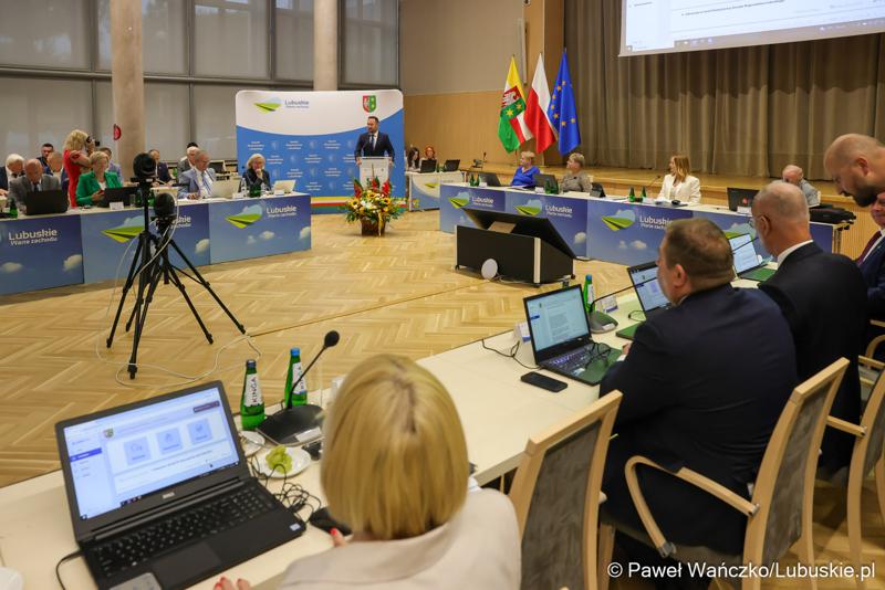 Uczestnicy wrześniowej sesji Sejmiku Województwa Lubuskiego