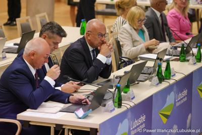 Uczestnicy wrześniowej sesji Sejmiku Województwa Lubuskiego