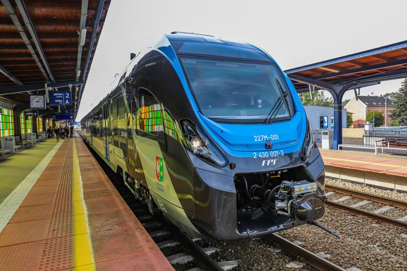 Nowy szynobus już na torach