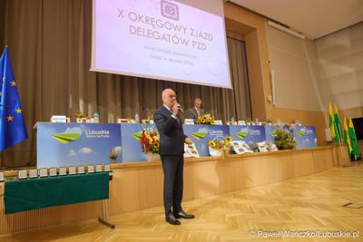 Marszałek Marcin Jabłoński wita uczestników X Okręgowego Zjazdu Delegatów Polskiego Związku Działkowców