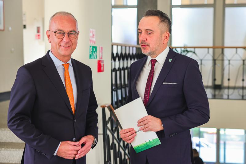 Konferencja prasowa i podpisanie umowy, projekt "Ciekawa Nauka"
