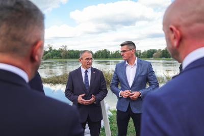 Konferencja prasowa poświęcona podpisaniu umowy o dofinansowanie projektu „Budowa mostu przez rzekę Odrę wraz z budową nowego przebiegu drogi wojewódzkiej nr 281 w m. Pomorsko” w ramach Rządowego Programu Uzupełniania Lokalnej i Regionalnej Infrastruktury Drogowej – Mosty dla Regionów