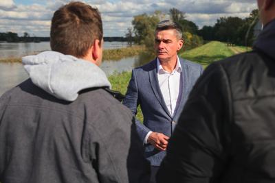 Konferencja prasowa poświęcona podpisaniu umowy o dofinansowanie projektu „Budowa mostu przez rzekę Odrę wraz z budową nowego przebiegu drogi wojewódzkiej nr 281 w m. Pomorsko” w ramach Rządowego Programu Uzupełniania Lokalnej i Regionalnej Infrastruktury Drogowej – Mosty dla Regionów
