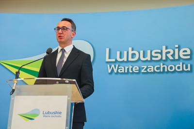 Konferencja prasowa poświęcona podpisaniu umowy o dofinansowanie projektu „Budowa mostu przez rzekę Odrę wraz z budową nowego przebiegu drogi wojewódzkiej nr 281 w m. Pomorsko” w ramach Rządowego Programu Uzupełniania Lokalnej i Regionalnej Infrastruktury Drogowej – Mosty dla Regionów