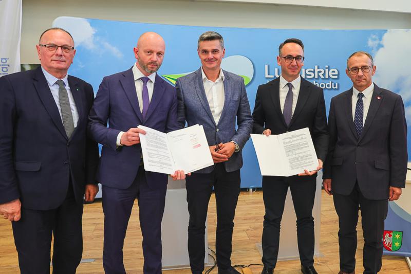 Konferencja prasowa poświęcona podpisaniu umowy o dofinansowanie projektu „Budowa mostu przez rzekę Odrę wraz z budową nowego przebiegu drogi wojewódzkiej nr 281 w m. Pomorsko” w ramach Rządowego Programu Uzupełniania Lokalnej i Regionalnej Infrastruktury Drogowej – Mosty dla Regionów