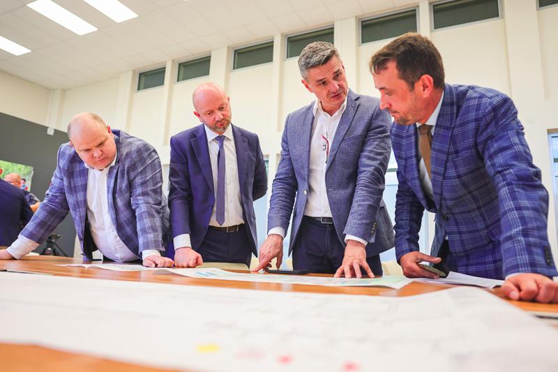 Konferencja prasowa poświęcona podpisaniu umowy o dofinansowanie projektu „Budowa mostu przez rzekę Odrę wraz z budową nowego przebiegu drogi wojewódzkiej nr 281 w m. Pomorsko” w ramach Rządowego Programu Uzupełniania Lokalnej i Regionalnej Infrastruktury Drogowej – Mosty dla Regionów