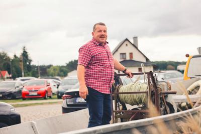Zapach świeżo grillowanej ryby, dźwięki lokalnej muzyki i ciepło ogniska – tak właśnie świętowaliśmy 10. biesiadę rybacką w Wojnowie