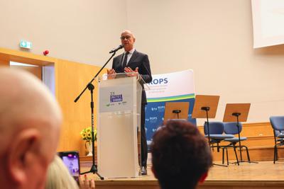 25. Lubuski Tydzień Seniora rozpoczął się uroczystą inauguracją w Filharmonii Zielonogórskiej. Pod honorowym patronatem Marszałka Województwa Lubuskiego Marcina Jabłońskiego, wyróżniono lokalnych bohaterów, którzy swoją pracą wspierają seniorów w naszym regionie. Wręczenie nagród w konkursie „Lider Wsparcia Seniora” było centralnym punktem wydarzenia. Uczestnicy mogli również cieszyć się wyjątkowym koncertem Orkiestry Kameralnej muzyków Filharmonii Zielonogórskiej.