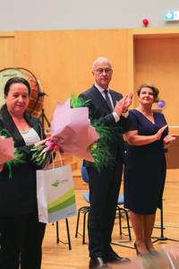 25. Lubuski Tydzień Seniora rozpoczął się uroczystą inauguracją w Filharmonii Zielonogórskiej. Pod honorowym patronatem Marszałka Województwa Lubuskiego Marcina Jabłońskiego, wyróżniono lokalnych bohaterów, którzy swoją pracą wspierają seniorów w naszym regionie. Wręczenie nagród w konkursie „Lider Wsparcia Seniora” było centralnym punktem wydarzenia. Uczestnicy mogli również cieszyć się wyjątkowym koncertem Orkiestry Kameralnej muzyków Filharmonii Zielonogórskiej.