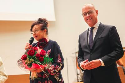 25. Lubuski Tydzień Seniora rozpoczął się uroczystą inauguracją w Filharmonii Zielonogórskiej. Pod honorowym patronatem Marszałka Województwa Lubuskiego Marcina Jabłońskiego, wyróżniono lokalnych bohaterów, którzy swoją pracą wspierają seniorów w naszym regionie. Wręczenie nagród w konkursie „Lider Wsparcia Seniora” było centralnym punktem wydarzenia. Uczestnicy mogli również cieszyć się wyjątkowym koncertem Orkiestry Kameralnej muzyków Filharmonii Zielonogórskiej.