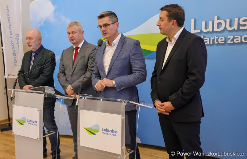 Uczestnicy konferencji prasowej poświęconej sytuacji kadrowej Szpitala Uniwersyteckiego w Zielonej Górze.