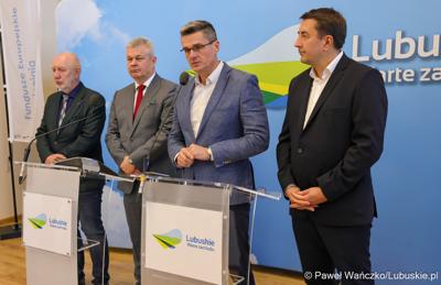 Uczestnicy konferencji prasowej poświęconej sytuacji kadrowej Szpitala Uniwersyteckiego w Zielonej Górze. 