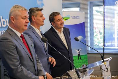 Uczestnicy konferencji prasowej poświęconej sytuacji kadrowej Szpitala Uniwersyteckiego w Zielonej Górze. 