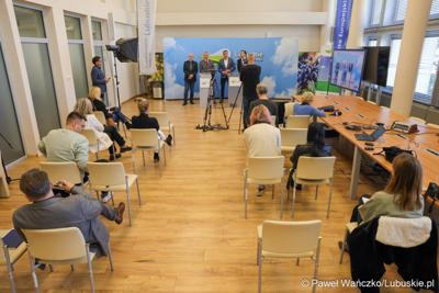 Uczestnicy konferencji prasowej poświęconej sytuacji kadrowej Szpitala Uniwersyteckiego w Zielonej Górze. 