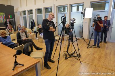 Uczestnicy konferencji prasowej poświęconej sytuacji kadrowej Szpitala Uniwersyteckiego w Zielonej Górze. 