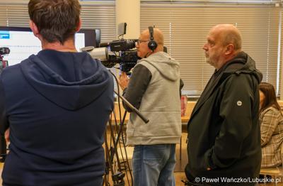 Przedstawiciele mediów na konferencji prasowej podsumowującej wdrażanie Europejskiego Funduszu Społecznego Plus (EFS+) w Lubuskiem w trzecim kwartale 2024 r. 
